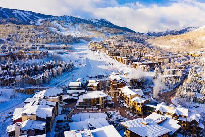overlooking_snowmass_mountain_village